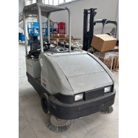 SPAZZATRICE A BATTERIA (nuova) UOMO A BORDO, AMERICAN LINCOLN pista da 120CM, completamente revisionata 