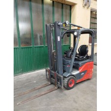 Carrello elettrico da 1200 kg LINDE E 12-02 del 2017, triplex 465, ingombro 2200, ore 3200