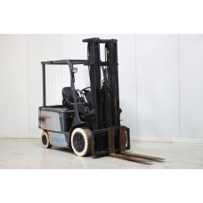 Carrello elettrico da 3000 kg TCM FB30-7 del 2012 triplex 6000mm ingombro 2680mm ore 1600 