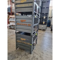 CONTENITORI USATI CHIUSI IMPILABILI CON UNA PARETE A RETE CON SPORTELLO LATERALE DIM 100X80H77 