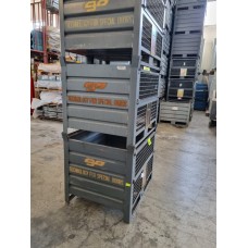 CONTENITORI USATI CHIUSI IMPILABILI CON UNA PARETE A RETE CON SPORTELLO LATERALE DIM 100X80H77 