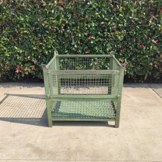 CESTE USATE COLORE VERDE DIM:123,5X104H112 CON SPORTELLO 